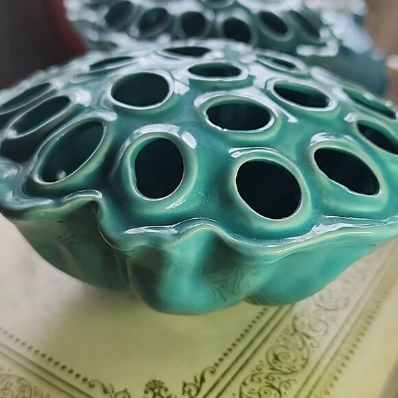 Vintage Set Of 2 Lotus Seed Pod Vases Aqua Blue - Picture 2 of 16